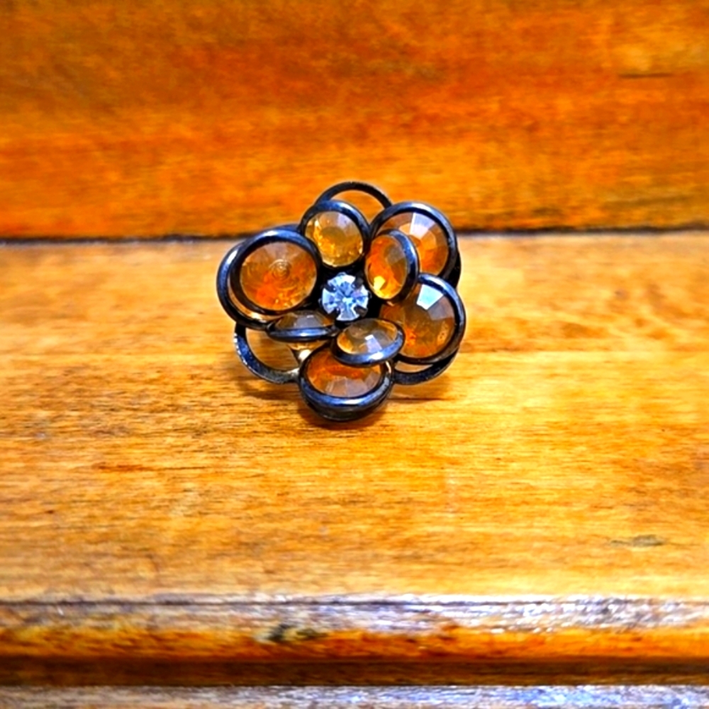 Lucite Flower Adjustable Size Ring